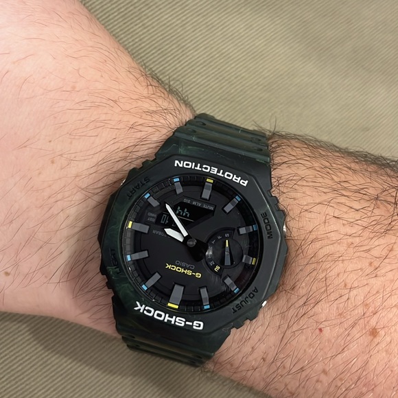 Limited edition color (green carbon) Casio GSHOCK GA2100 (CasiOak) - like new - Picture 7 of 7